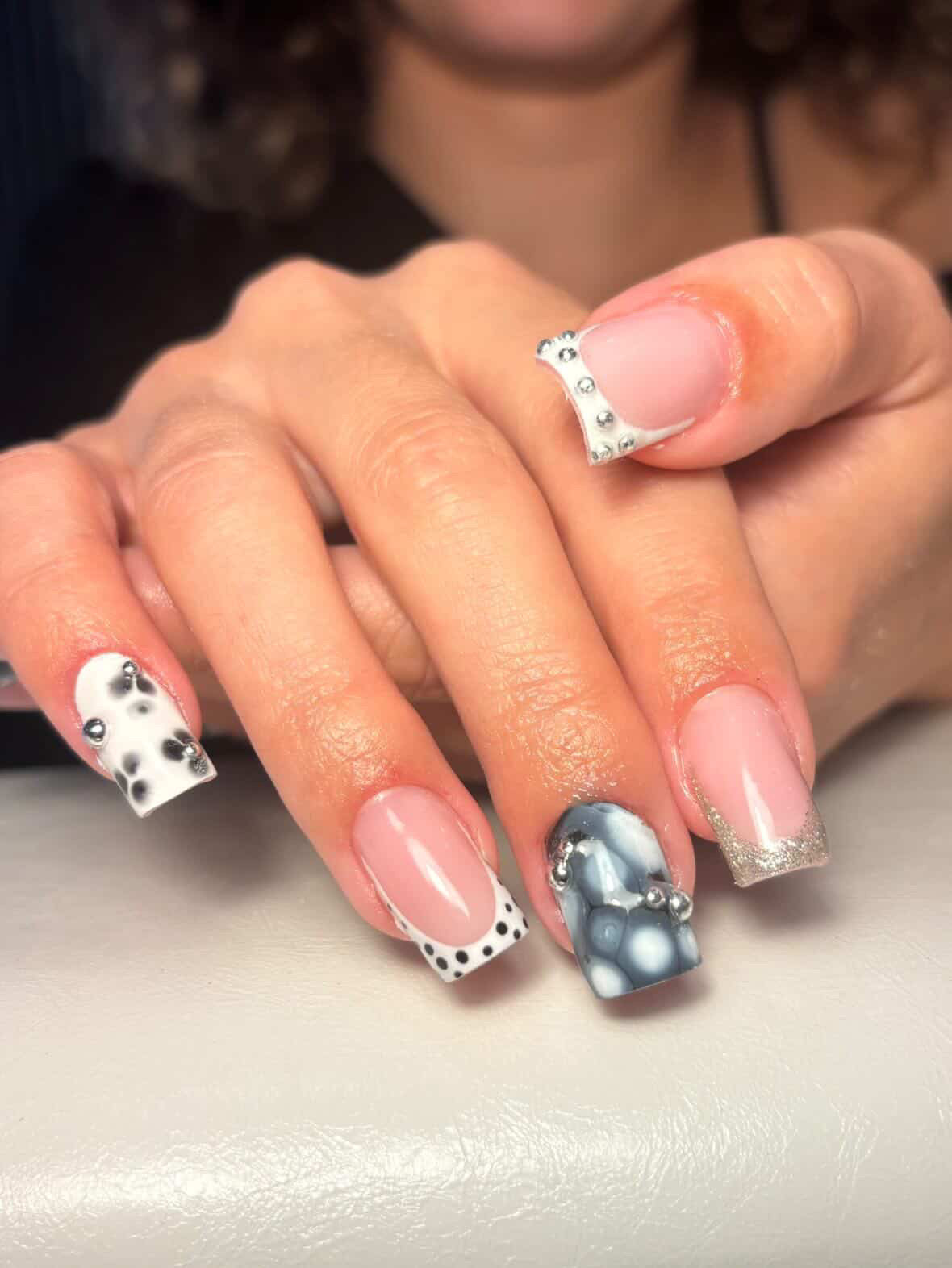 Manucure nude élégante GoldeNails